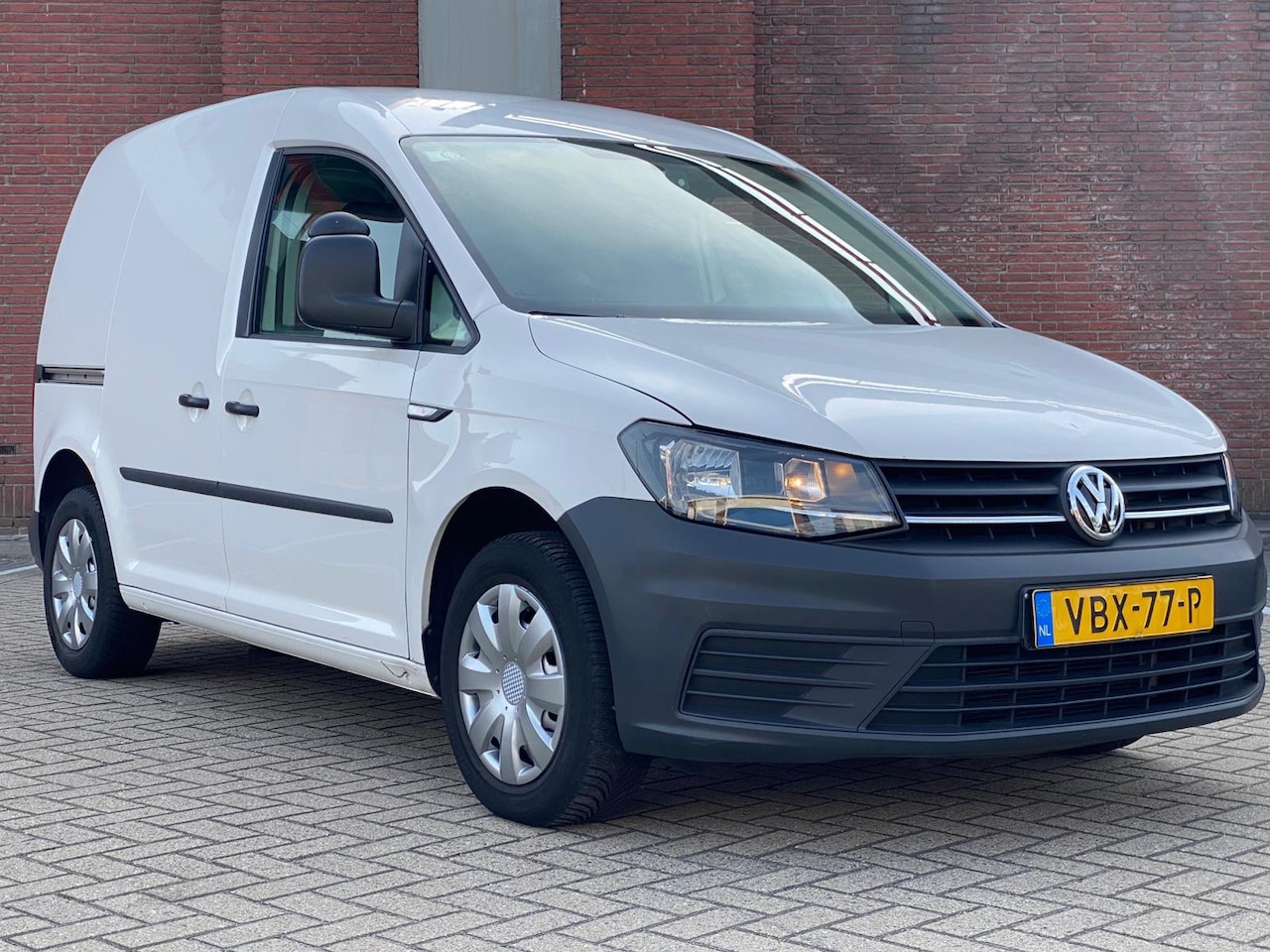 Volkswagen Caddy - 2.0 TDI L1H1|AIRCO|NAVI|TREKHAAK|EURO6 - AutoWereld.nl