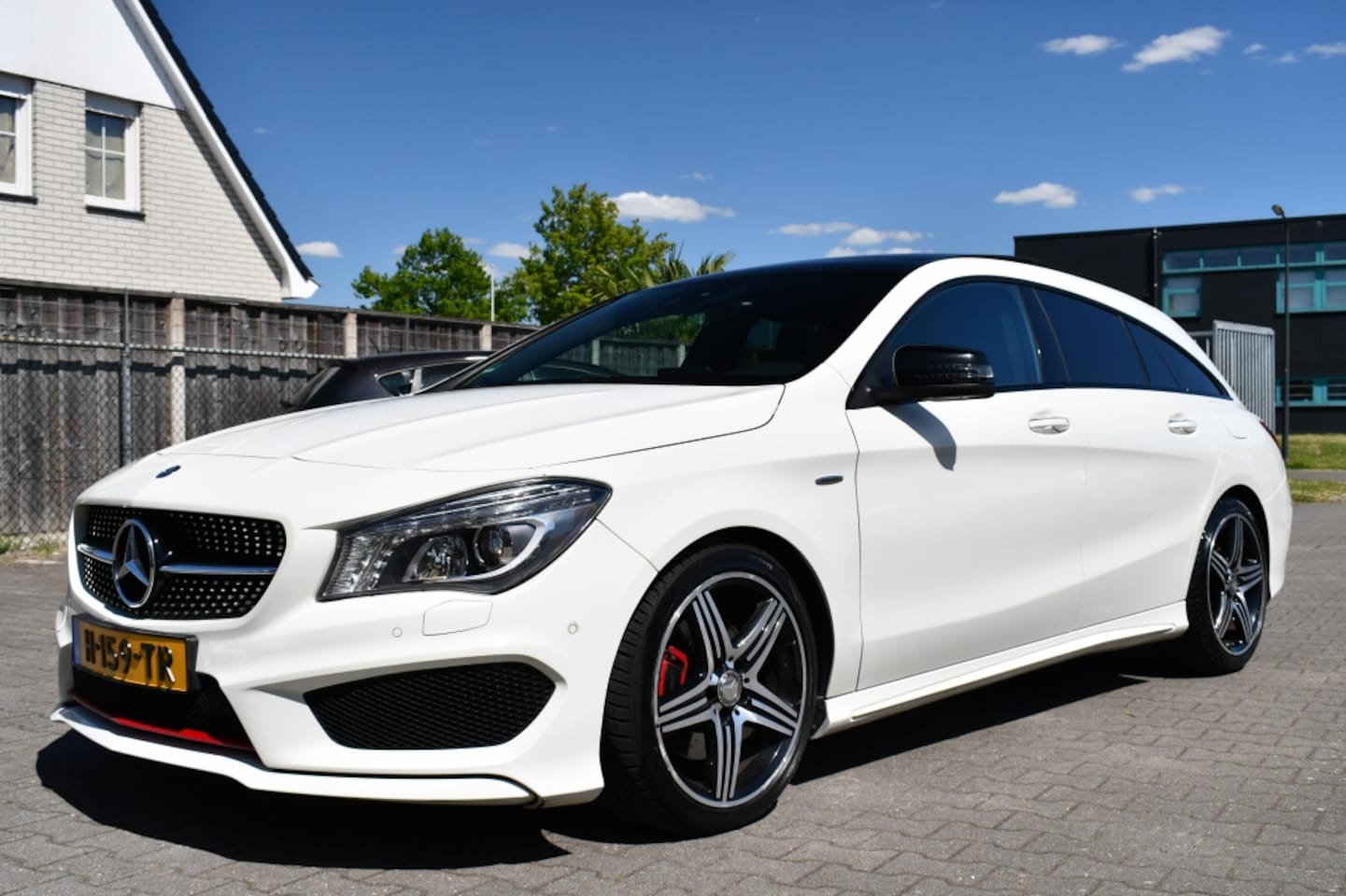 Mercedes-Benz CLA-klasse Shooting Brake - 250 4MATIC AMG Pano|Memory - AutoWereld.nl