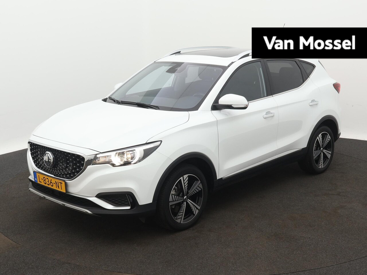 MG ZS - Luxury 45 kWh | Leder | Navi | Panoramadak | Camera | Apple CarPlay | - AutoWereld.nl