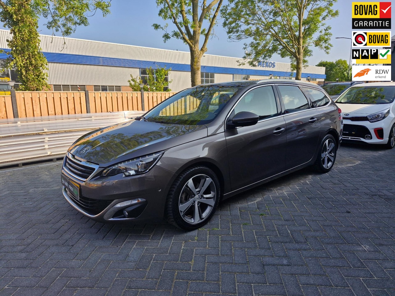 Peugeot 308 SW - 1.2 PureTech Blue Lease GT-line 1.2 PureTech Blue Lease GT-line - AutoWereld.nl