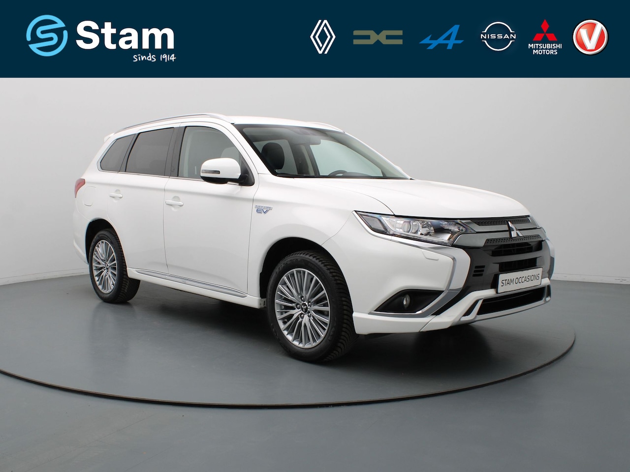 Mitsubishi Outlander - 2.4 PHEV Intense+ Camera | Climate | Navi | Parksens. v+a | Stoelverwarming - AutoWereld.nl