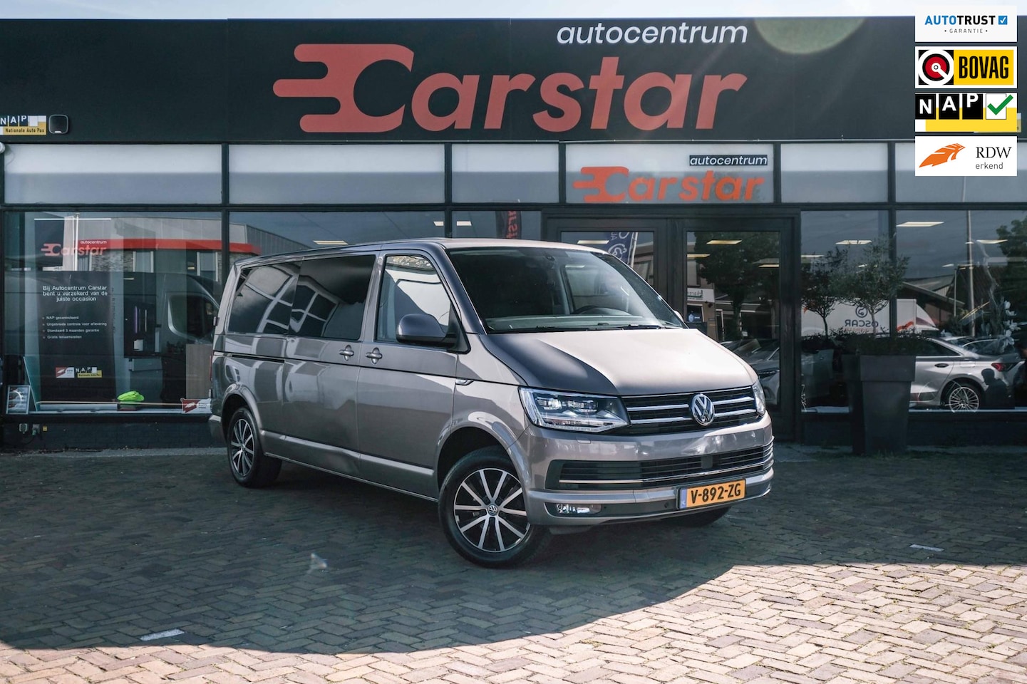 Volkswagen Transporter - 2.0 TDI L2H1 DC Highline|Navi|Pdc|Trekhaak - AutoWereld.nl