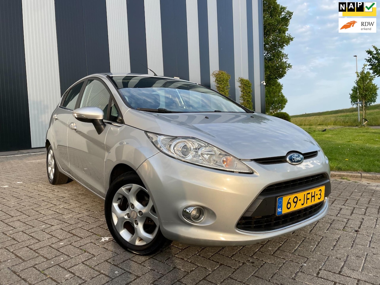 Ford Fiesta - 1.25 Titanium Airco-ElekPakket-Lmv-2 Sleutels - AutoWereld.nl