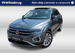 Volkswagen T-Roc - 1.5 TSI 150pk Style DSG Automaat / Pano dak / Navigatie / LED Matrix / LM 18 inch / Park A