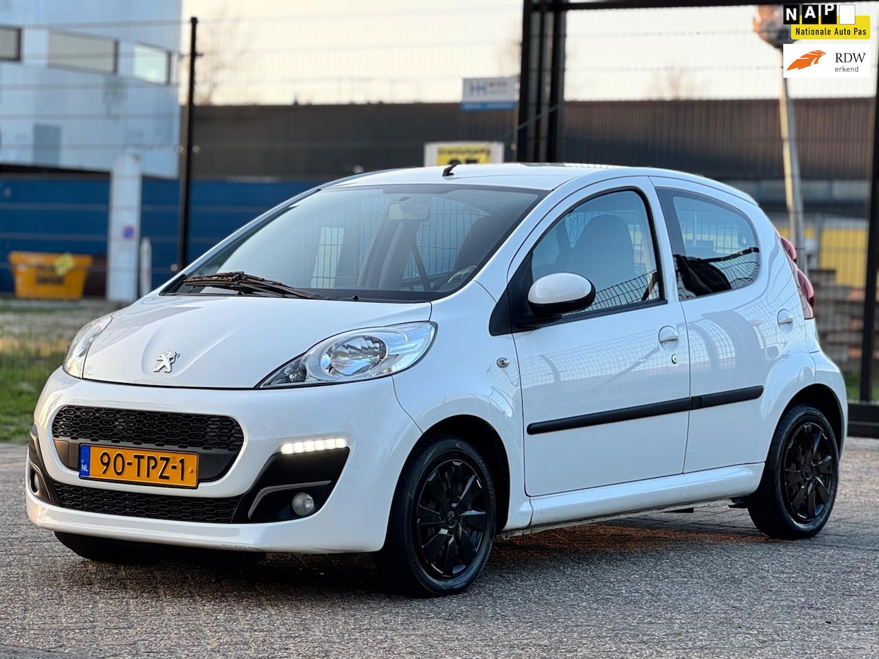 Peugeot 107 - 1.0 Active/AIRCO/LAGE KM MET NAP/5DEURS - AutoWereld.nl