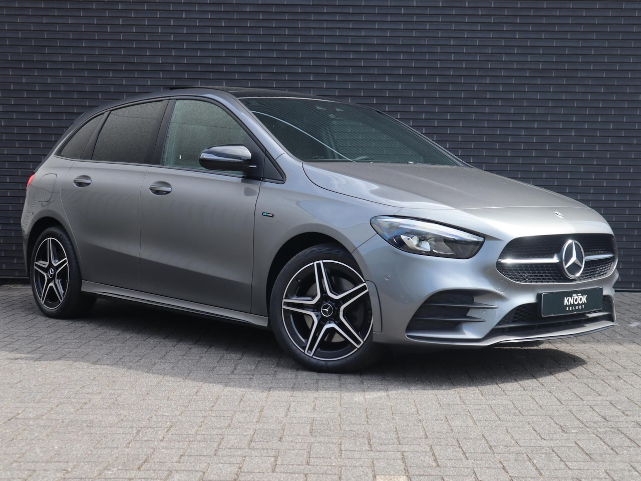 Mercedes-Benz B-klasse - 250 e Business Solution AMG | Panorama | Sfeerverlichting | - AutoWereld.nl