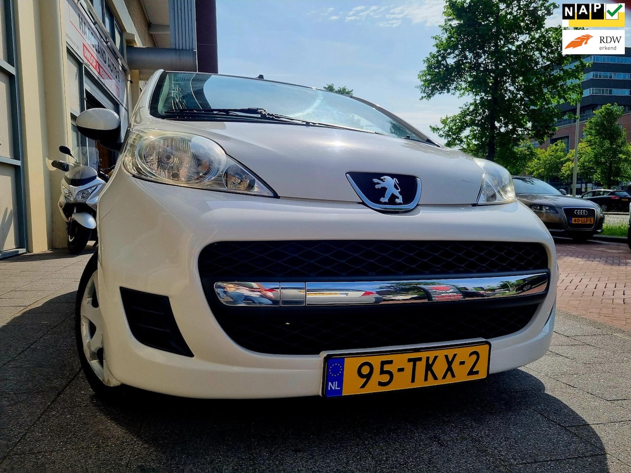 Peugeot 107 - 1.0-12V XS 5drs Airco ElecRam Nette Staat - AutoWereld.nl