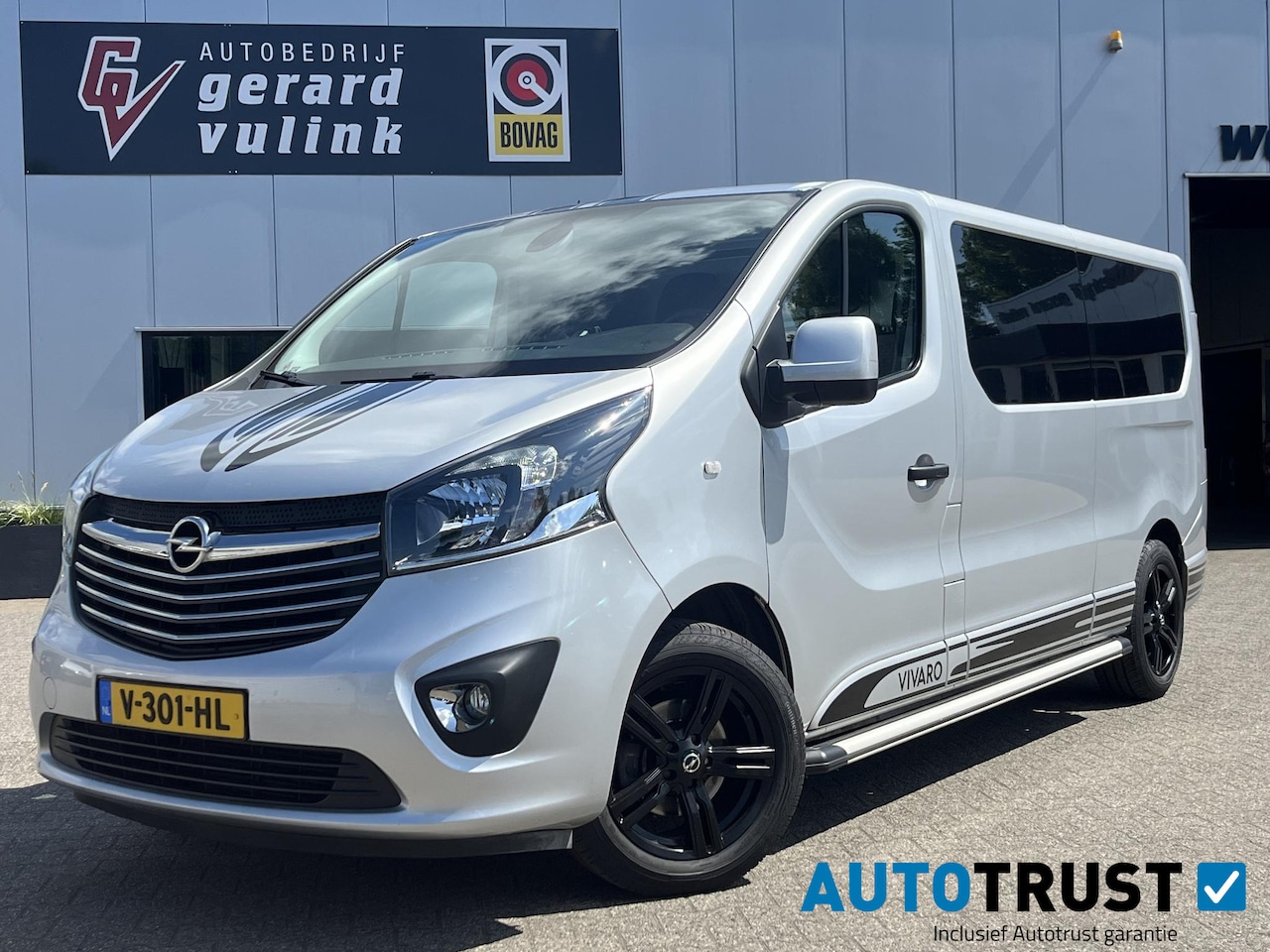 Opel Vivaro - 1.6 145PK L2H1 Innovation NR 001/200! LEER CAMERA - AutoWereld.nl