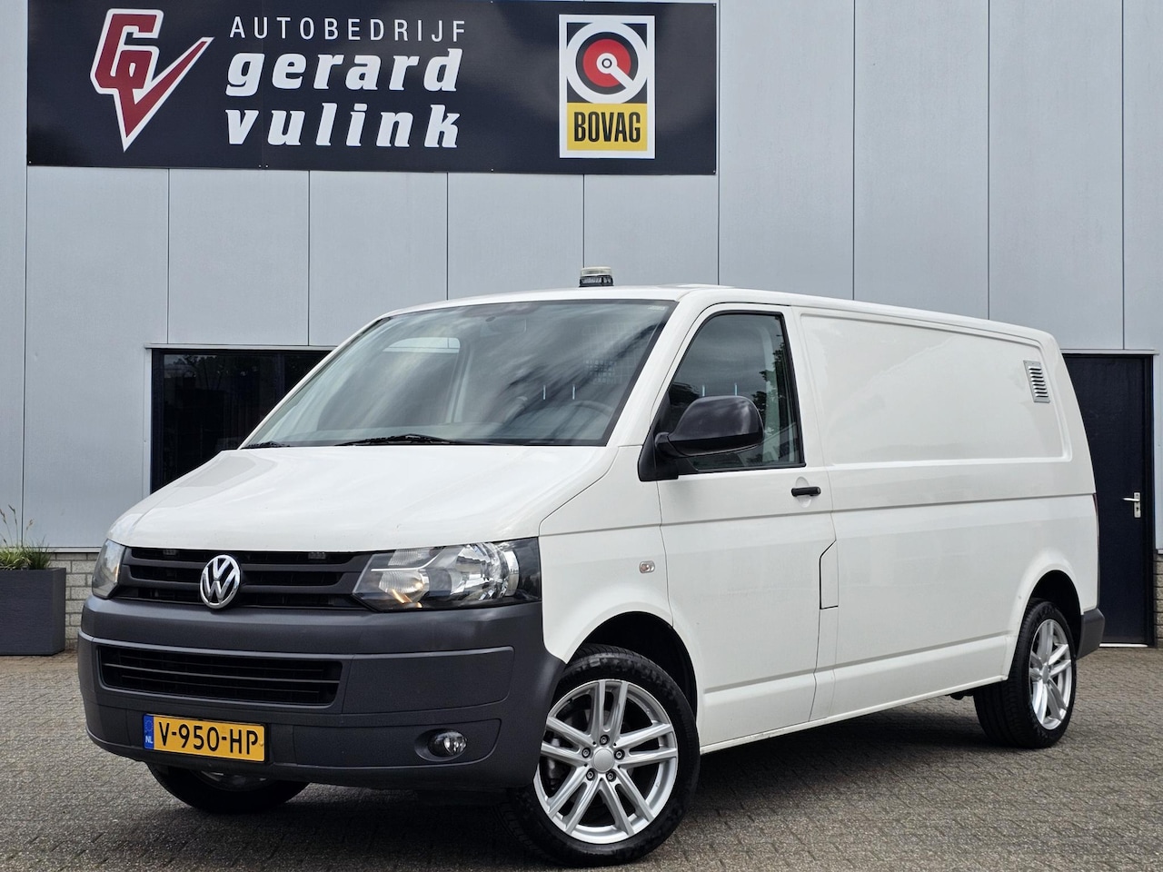 Volkswagen Transporter - 2.0 TDI L2H1 Comfortline 4-Motion CRUISE TREKHAAK - AutoWereld.nl