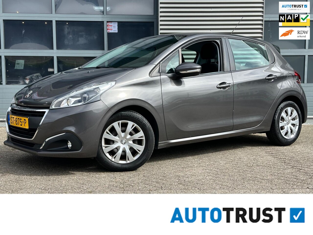 Peugeot 208 - 1.2 PureTech Blue Lion | CRUISECR | NAVI | Carplay | PDC - AutoWereld.nl