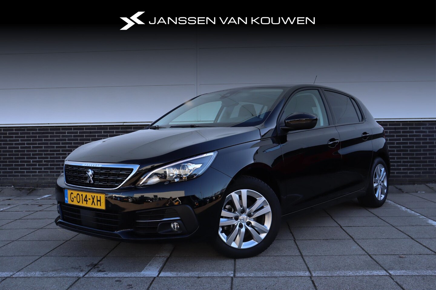 Peugeot 308 - 1.2 PureTech Blue Lease Executive *Panoramadak* Navigatie * Climate - AutoWereld.nl
