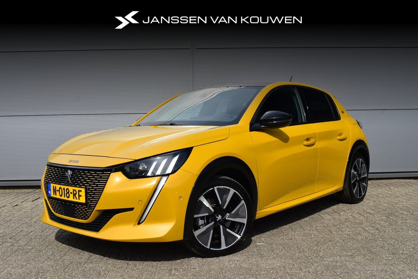 Peugeot e-208 - EV GT Pack 50 kWh Stoelverwarming Achteruitrijcamera Climate Control - AutoWereld.nl