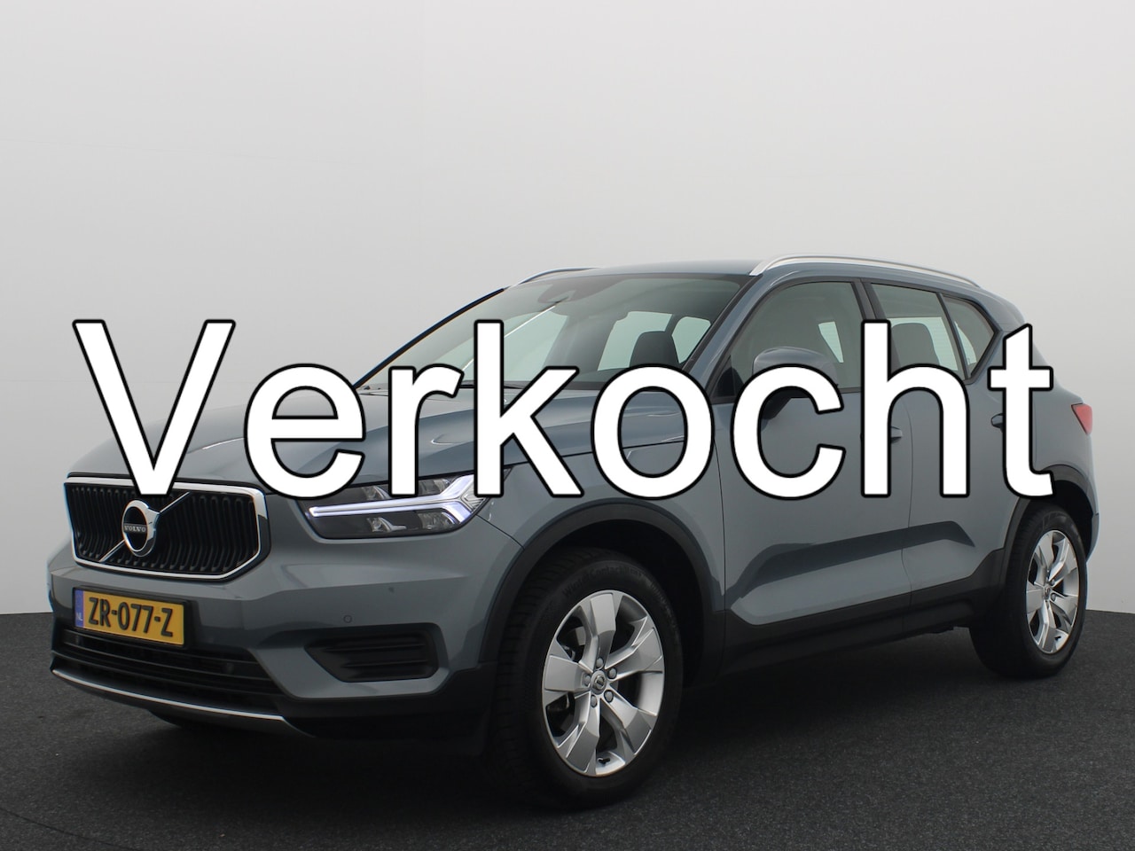 Volvo XC40 - 1.5 T3 Momentum Pro AUTOMAAT / TREKHAAK / FULL LED / STOELVERW / CARPLAY / CAMERA / NAVI / - AutoWereld.nl