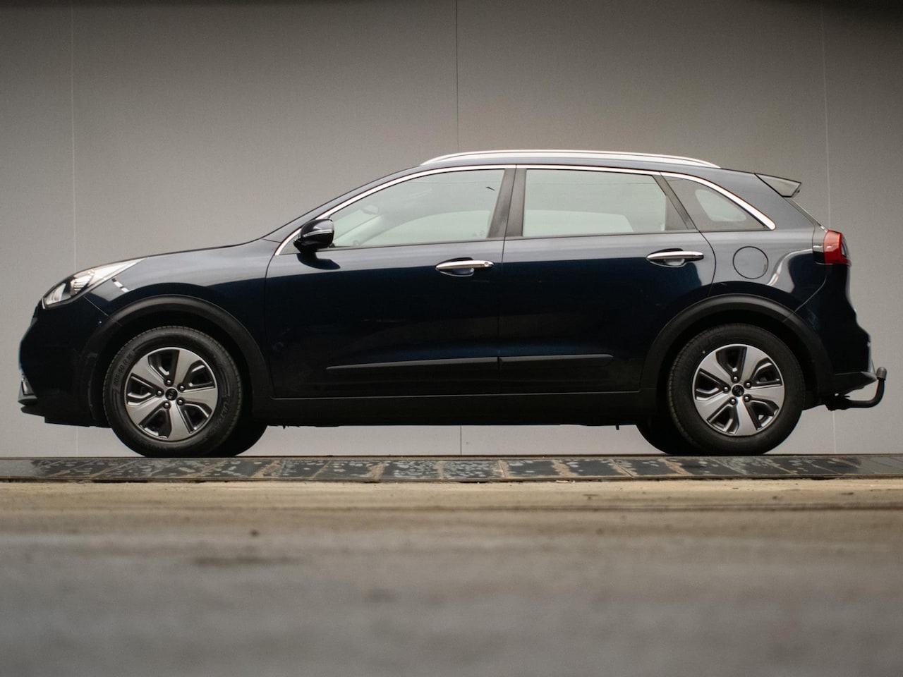 Kia Niro - 1.6 GDi Hybrid DynamicLine Sport (APPLE CARPLAY,NAVI,CAMERA,LED,CRUISE,CLIMATE,SPORTSTOELE - AutoWereld.nl