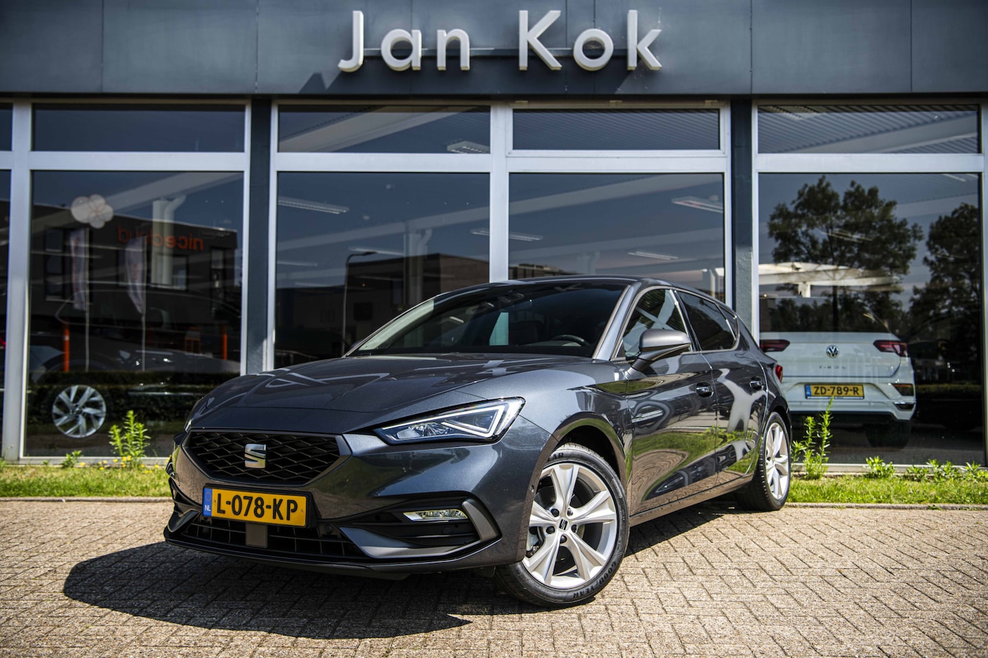 Seat Leon - 1.0 TSi 115 pk FR | Elektr. Trekhaak | Beats | Signature LED - AutoWereld.nl