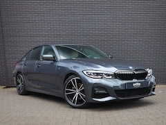 BMW 3-serie - 320i M Sport High Executive | HUD | Sportleder | Sfeerverlichting |