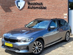 BMW 3-serie Touring - 320e Radar, Adaptive Cruise, Carplay, HIFI, DAB, El, trekhaak (Dealer onderhouden)