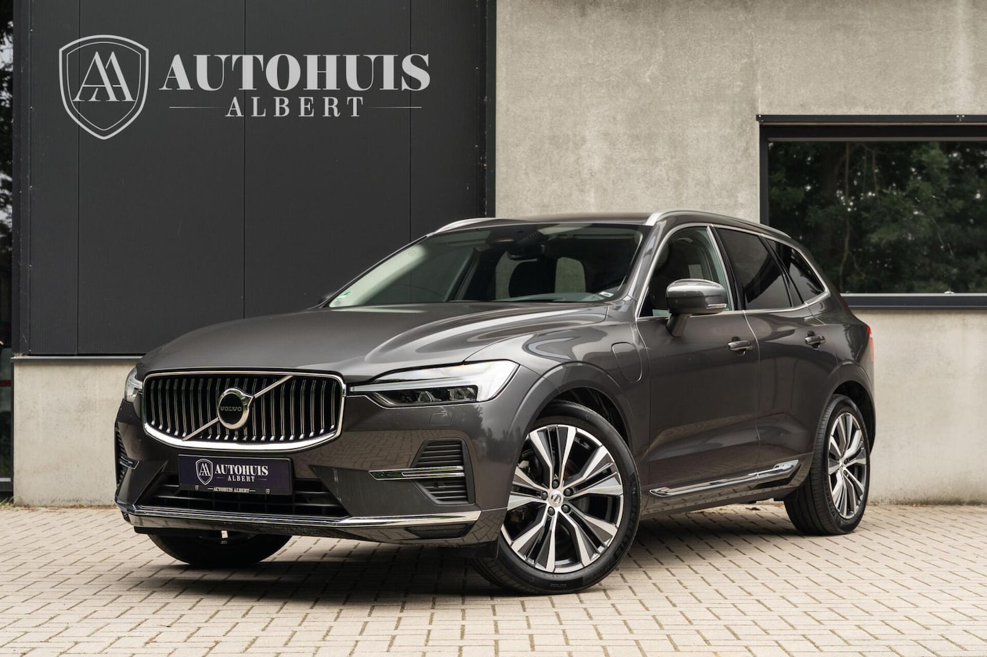 Volvo XC60 - 2.0 T8 AWD Inscription 455PK Massage Luchtvering - AutoWereld.nl