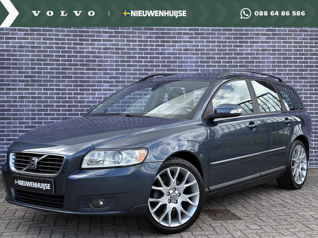 Volvo V50 - 2.0 Edition II 18" licht metalen| lederen bekleding | Schuif/kantel dak | Parkeersensoren - AutoWereld.nl