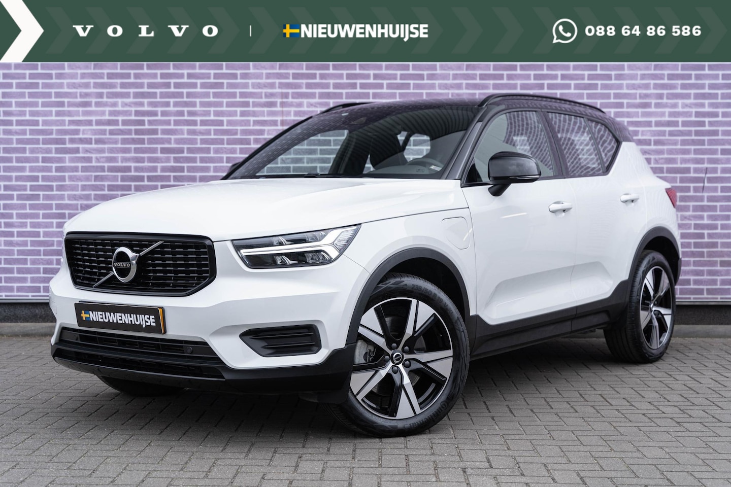 Volvo XC40 - T4 Recharge R-Design | DAB+ | Keyless entry | Parkeerverwarming met timer | 19" LM velgen - AutoWereld.nl