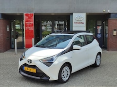 Toyota Aygo X - X-PLAY CABRIODAK AUTOMAAT APPLE/ANDROID AIRCO CAMERA BLUETOOTH NL-AUTO 1E-EIG