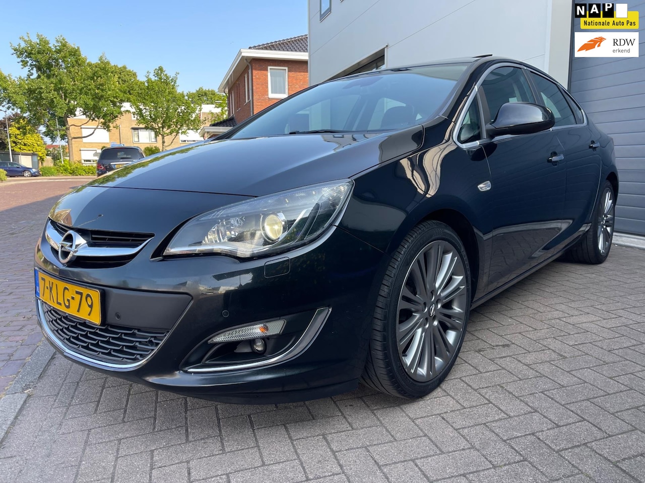Opel Astra - 1.4 Turbo Cosmo/Navi/Leder/stuur+stoel verwarming/Climate-c/Cruise-c/PDC/Opendak - AutoWereld.nl