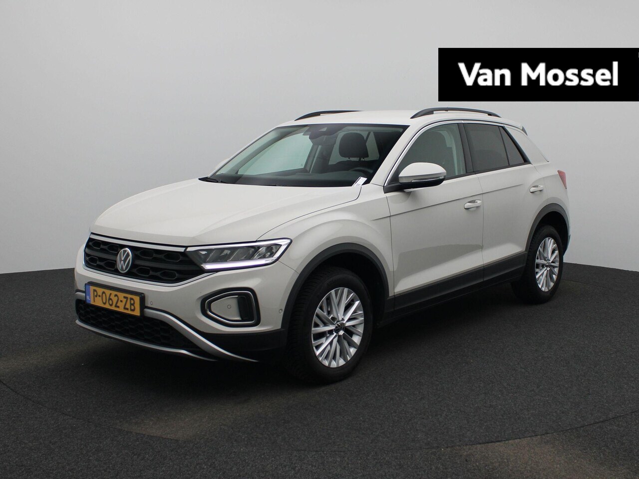 Volkswagen T-Roc - 1.0 TSI Life 110 PK | Apple Carplay | Android Auto | Parkeersensoren | Digital Cockpit | A - AutoWereld.nl