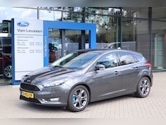 Ford Focus - 125PK TITANIUM 5-DEURS NAVI CLIMA STOEL+STUURVERW. AFN-TREKHAAK CAMERA PARK-SENSOREN PRIVA