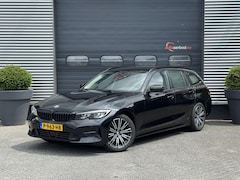BMW 3-serie Touring - 320d High Executive Edition | Navigatie | Parkeersensoren | 18 Inch Lichtmetalen Velgen |