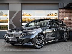 BMW 5-serie Touring - 530e xDrive M Sport | Panorama | Trekhaak | Adapt. led | Head-Up | Keyless entry | Driving