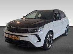 Opel Grandland - 1.6 Turbo Hybrid4 300pk 4x4 Aut GSe WINTERPACK LED NAVI CAMERA