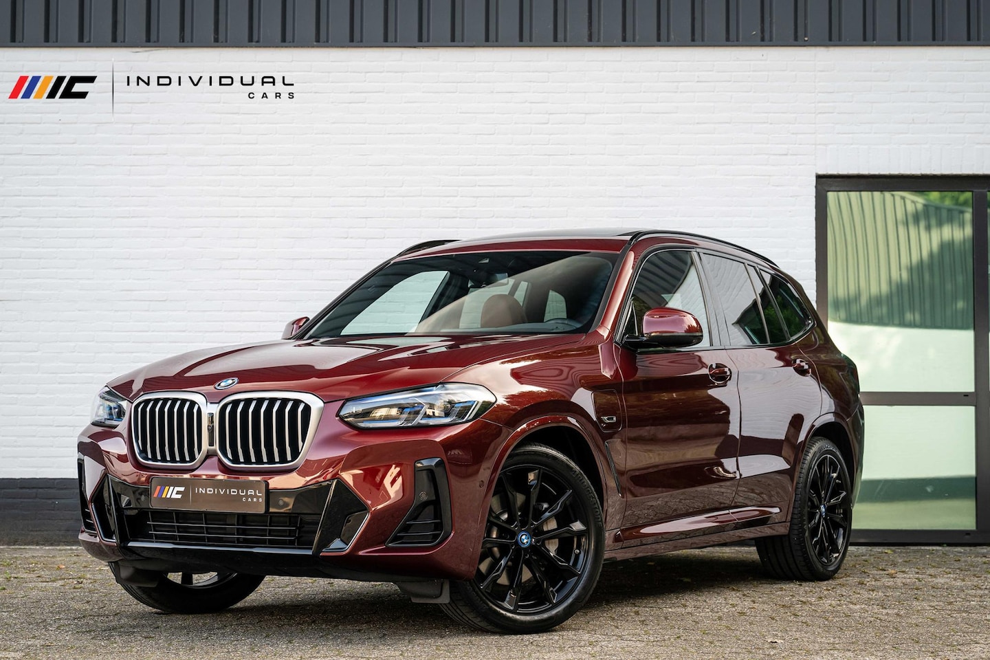 BMW X3 - xDrive30e M-Sport INDIVIDUAL Carbon Tartufo Pano - AutoWereld.nl