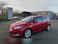 Ford Focus - 125pk Titanium Navi Trekhaak Ecc CrC 17i lmv nwe distributie