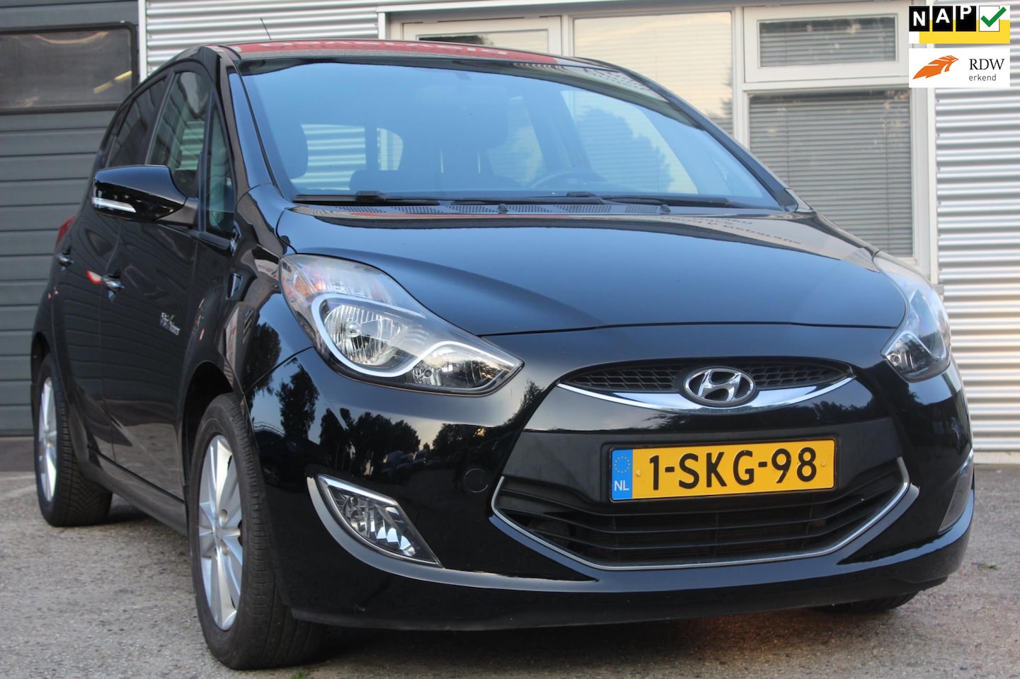 Hyundai ix20 - 1.4i i-Magine 1.4i i-Magine 5-deurs, airco, navigatie, boekjes, nieuwe koppeling, incl. afleverbeurt en - AutoWereld.nl