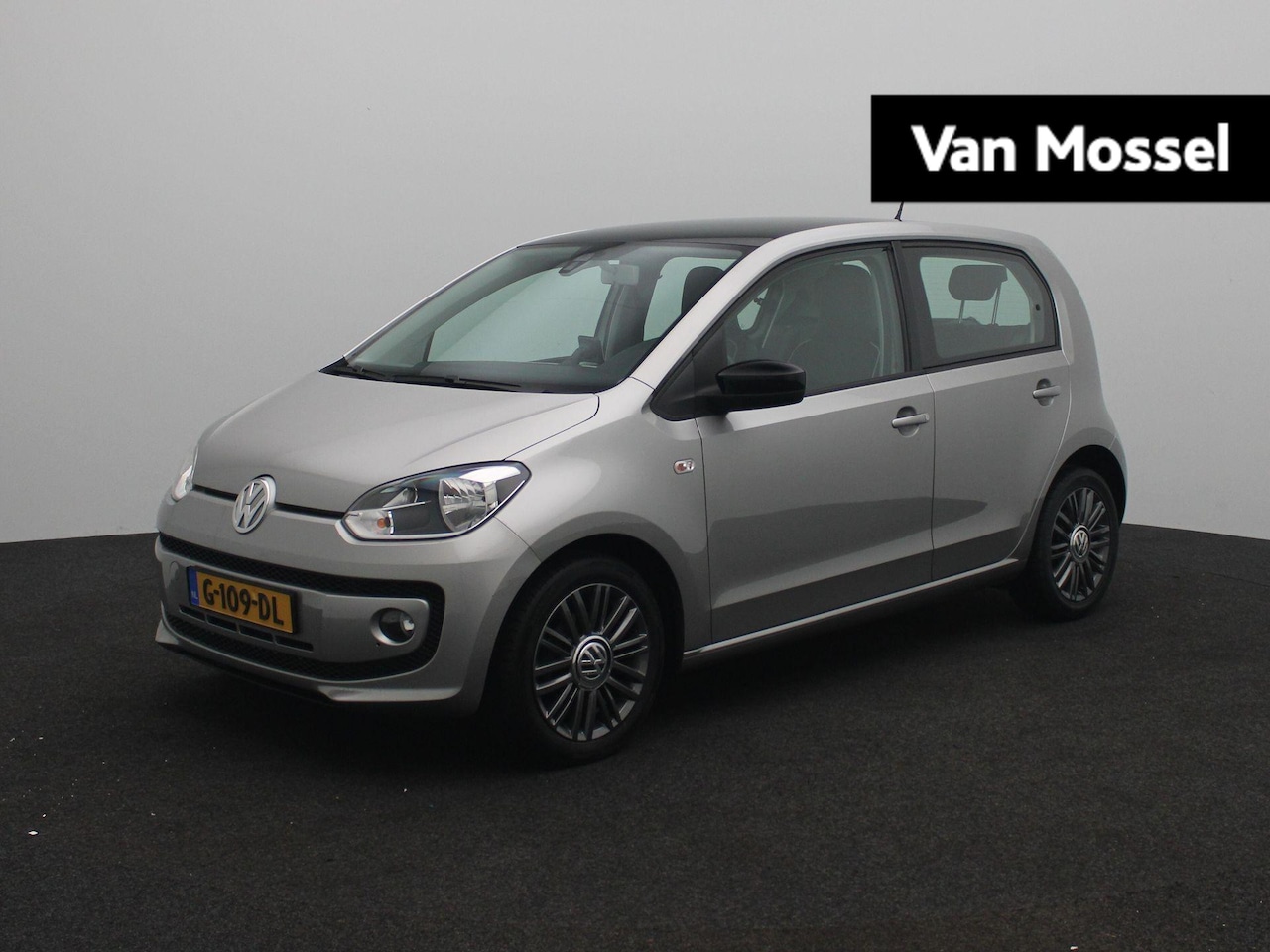 Volkswagen Up! - 1.0 High Up! 75pk Volkswagen Up! 1.0 high up! BlueMotion | Leder | Airco | Stoelverwarming - AutoWereld.nl