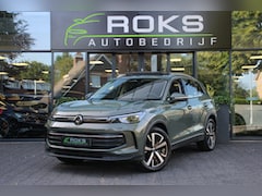 Volkswagen Tiguan - 1.5 eTSI Life Edition Camera/IQ/Winterpack/Keyless/Panoramadak/19inch