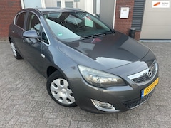 Opel Astra - 1.4 Turbo Cosmo / Navi / PDC / Cruise / NAP / AUX