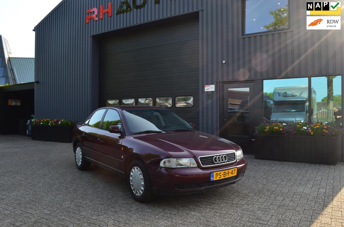 Audi A4 Limousine - 1.6/NIEUWE APK/CLIMA/ELEK PAKKET - AutoWereld.nl