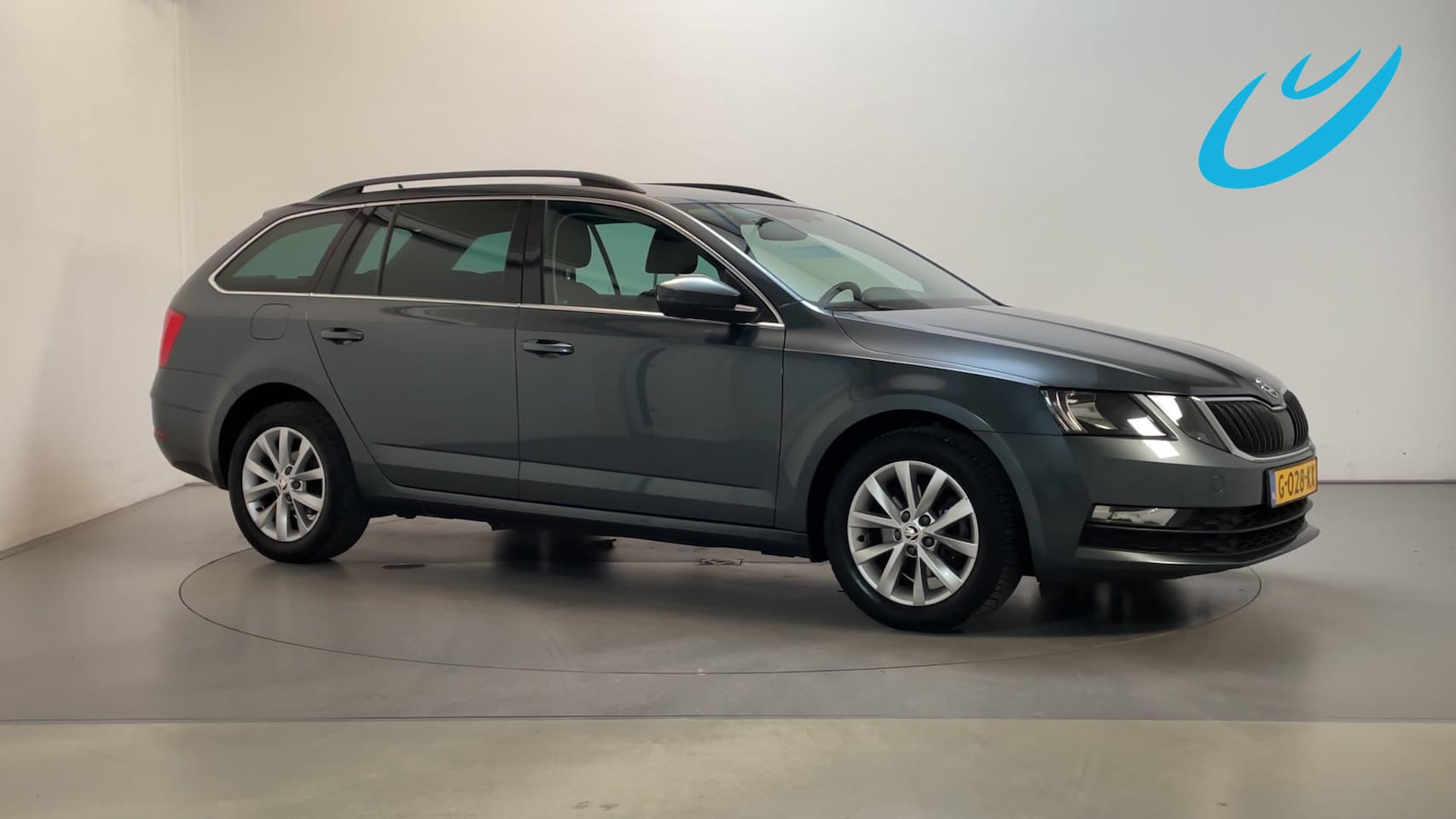 Skoda Octavia Combi - 1.0 TSI 116pk Greentech Business Edition Leder-Stof Navigatie Parkeersensoren Stoelverwarm - AutoWereld.nl