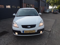 Kia Rio - 1.4i -16v HB All Stars Airco