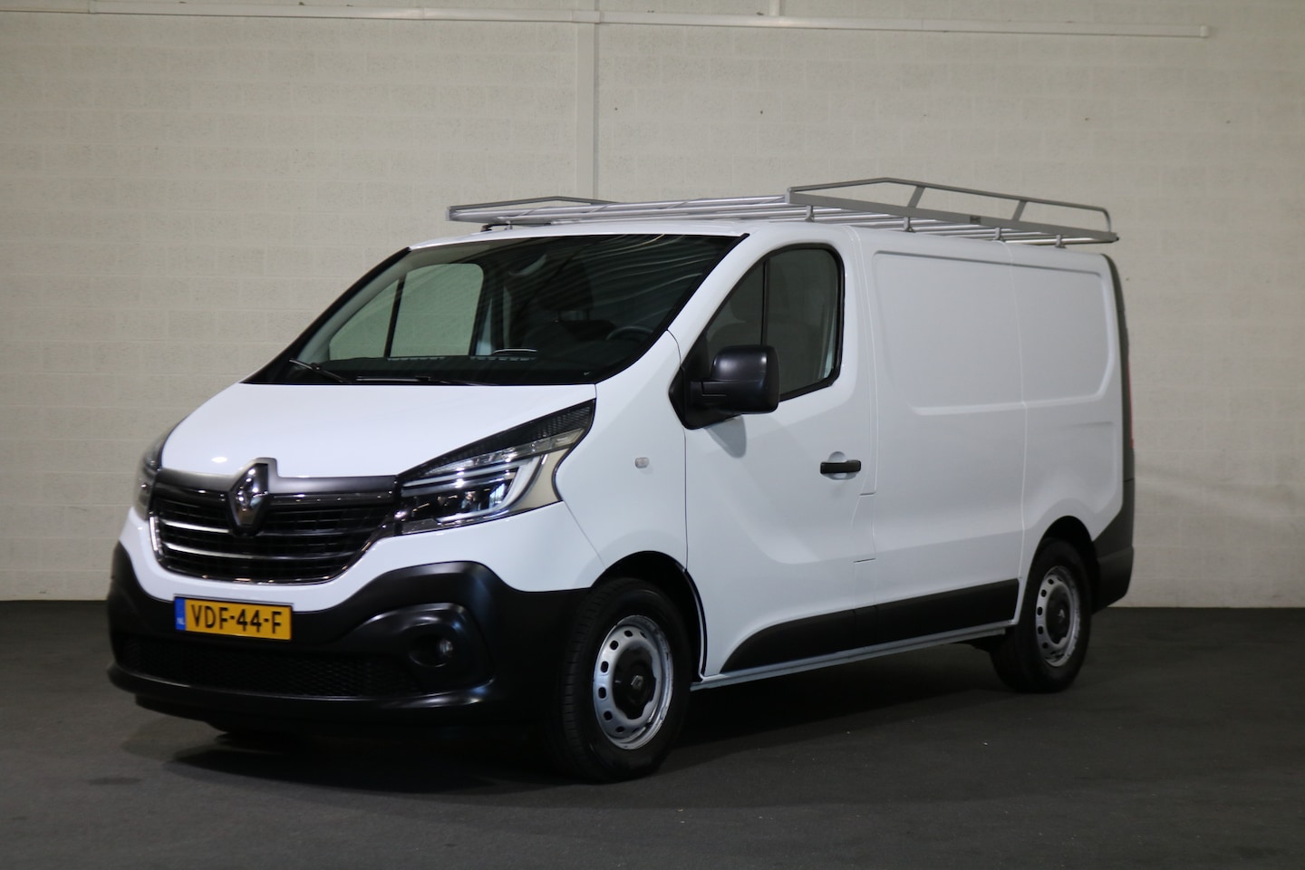 Renault Trafic - 2.0 dCi 145pk L1 H1 Airco Navigatie Imperiaal - AutoWereld.nl
