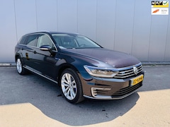 Volkswagen Passat Variant - 1.4 TSI GTE Connected Series Plus pano leder full options