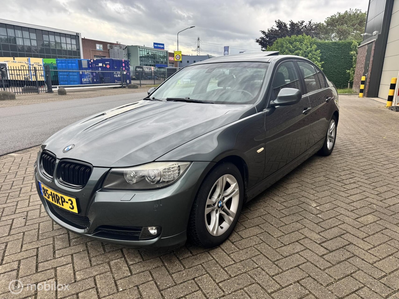BMW 3-serie - 318i Busines Line*AUTOMAAT*PANODAK*NAP*NAVIGATIE - AutoWereld.nl