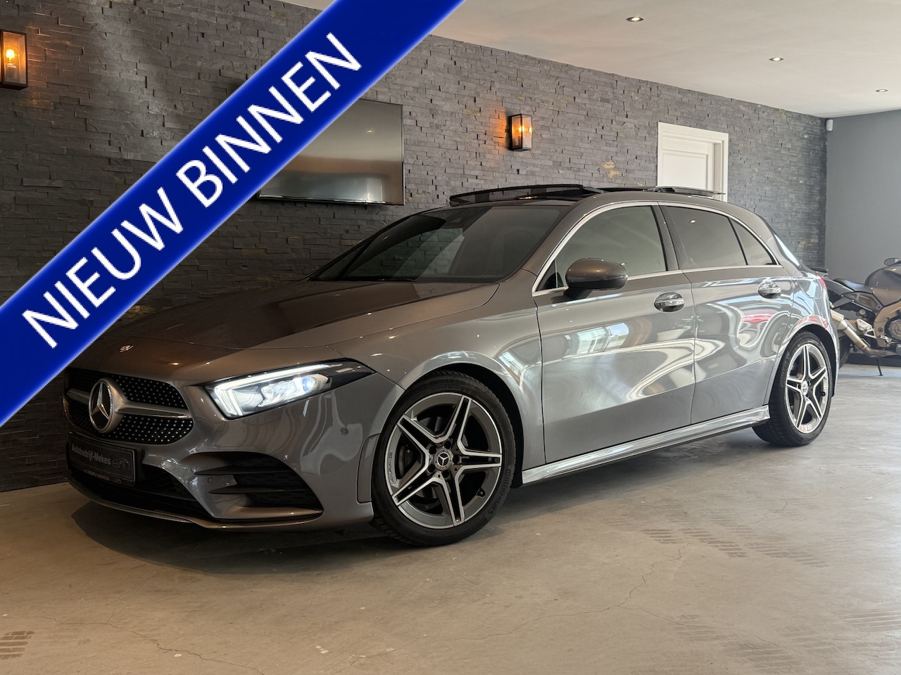 Mercedes-Benz A-klasse - A 200 Bj: 2018 / Panoramadak / AMG / Sfeerverlichting Vol Optie's - AutoWereld.nl
