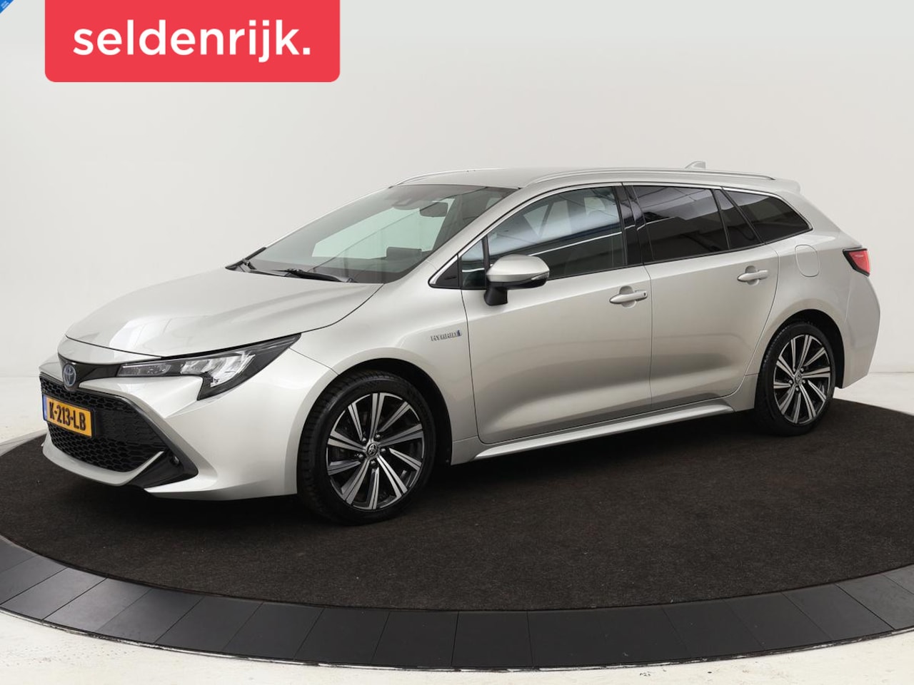 Toyota Corolla Touring Sports - 2.0 Hybrid Business Plus | Stoelverwarming | Adaptive cruise | Full LED | Carplay | Keyles - AutoWereld.nl