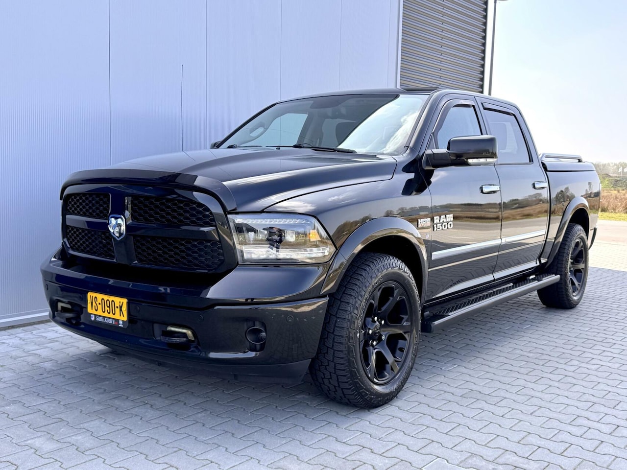 Dodge Ram 1500 - 4X4 5.7 V8 4x4 Crew Cab 6'4 Sport Laramie - AutoWereld.nl