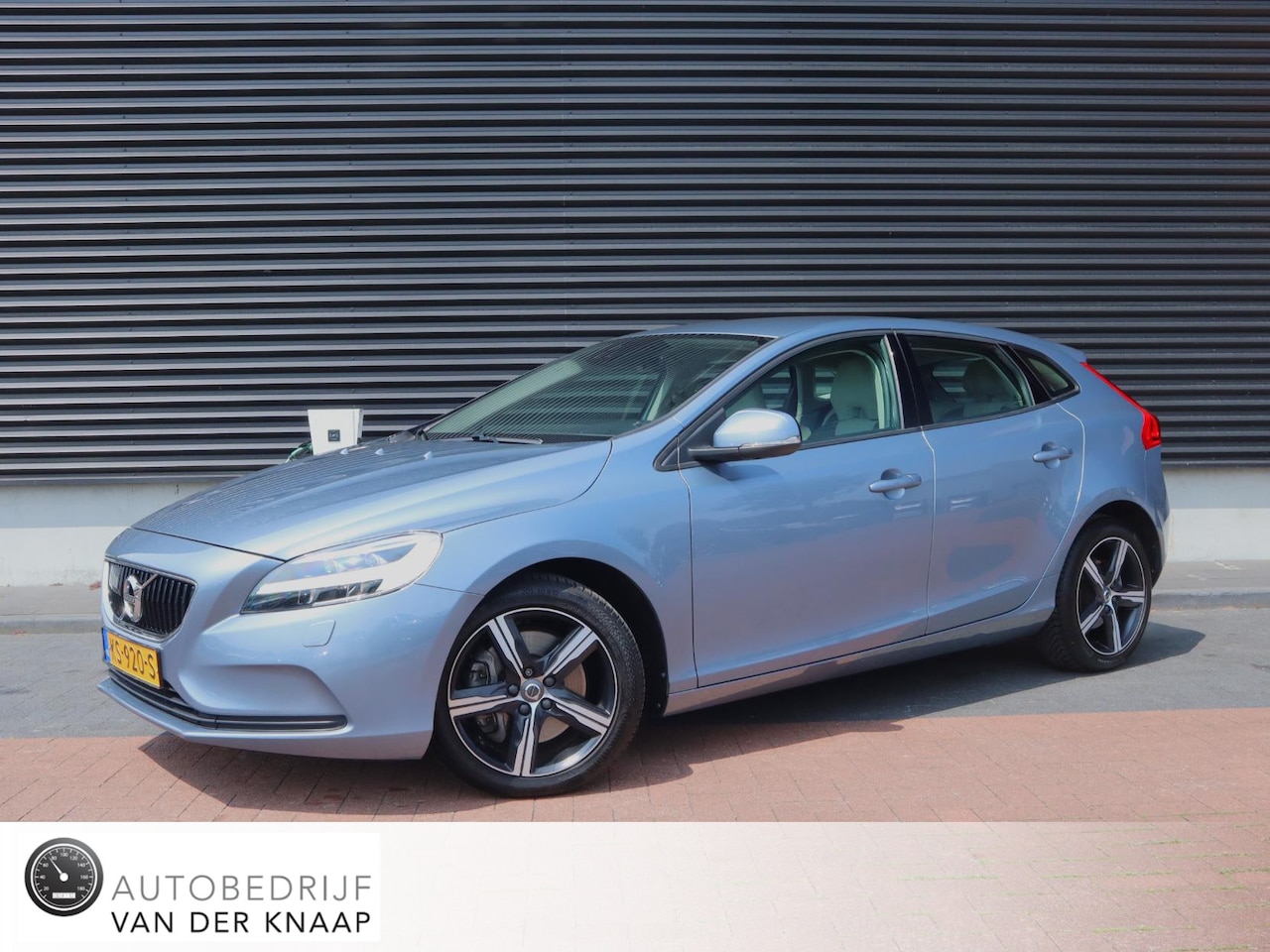 Volvo V40 - 1.5 T2 Nordic+ | Clima | Adapt. Cruise | Intellisafe | Navi Full Map | LED | Stoelverw. | - AutoWereld.nl