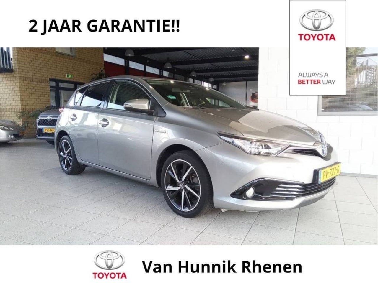 Toyota Auris - 1.8 Hybrid Volcano Edition | Stoelverw | Cruise | Camera | Navi - AutoWereld.nl