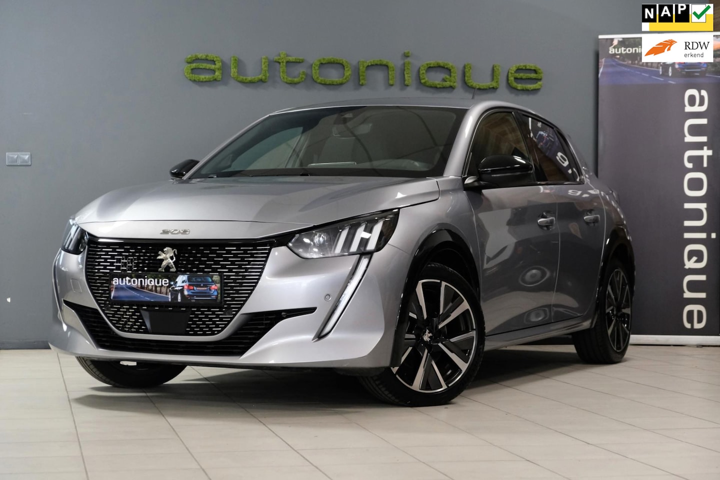 Peugeot 208 - 1.2 PureTech GT Line *30.823km* Sport/Comfort Interieur | Navi | Camera Dealer Onderhouden - AutoWereld.nl