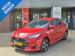 Toyota Yaris - Hybrid 115 FIRST EDITION FACELIFT NAVI 17'' LM-VELGEN CAMERA KEYLESS APPLE/ANDROID LED PRI